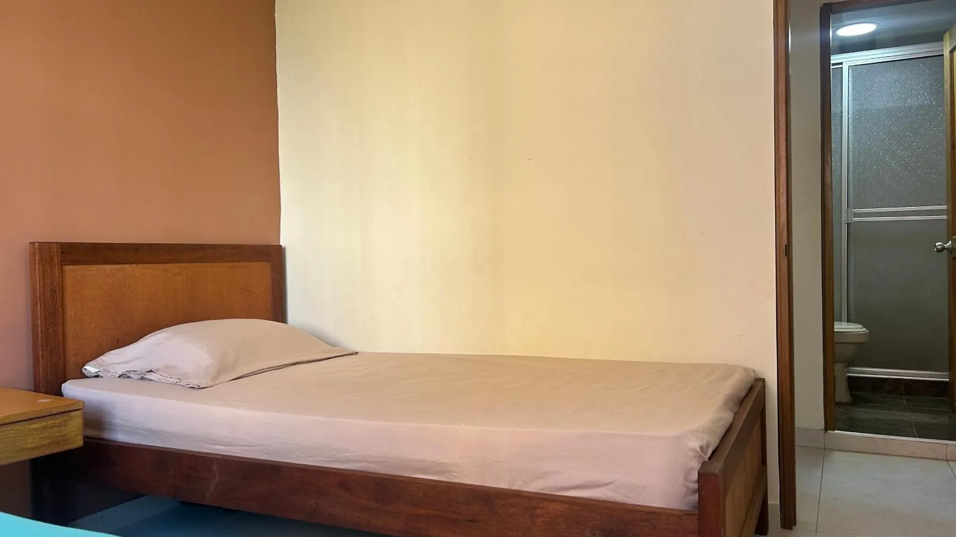 Haven Crespo Twin Room With Shared Bathroom Playa de Punta Arena